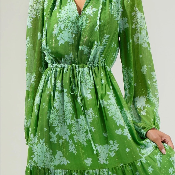 Sugarlips Polare Floral Kristen Tiered Midi Dress in Kelly Green Size Small - Picture 2 of 16
